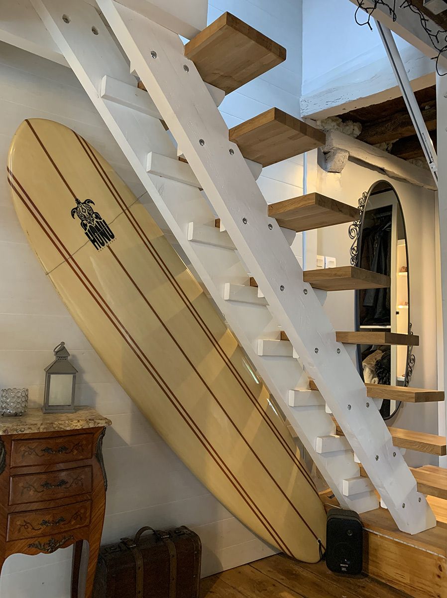 Création d'un escalier droit sans contre marche pour accès aux chambres : rendu final