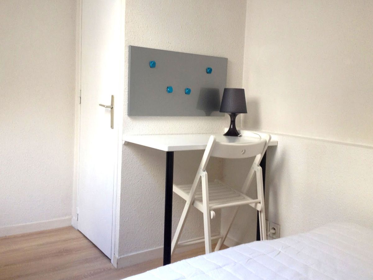 Rénovation complète des enduits et peinture d'un studio locatif en hyper centre