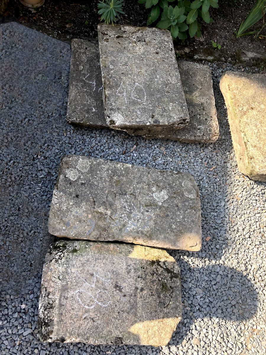 Remaniement d'une terrasse en pierres : dépose des pierres