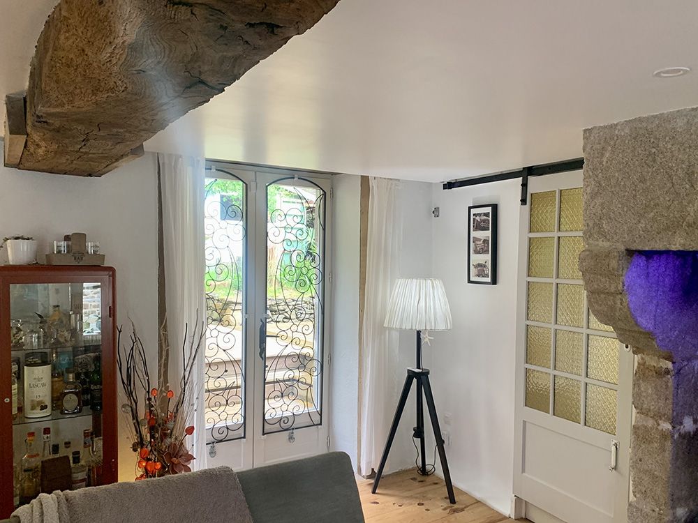 Faux-plafond isolant sous un plancher bois : après travaux