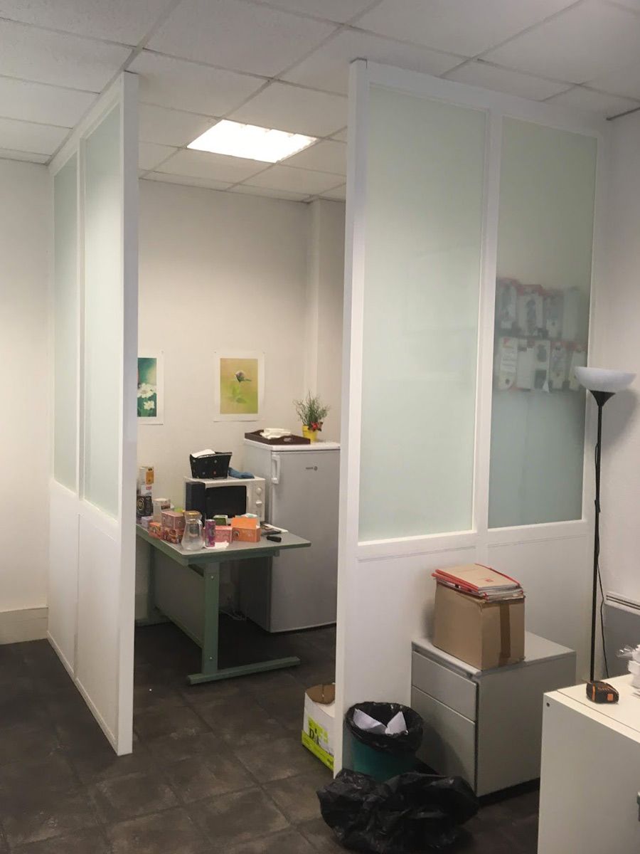 Dépose et repose de cloisons modulaires : création de bureaux