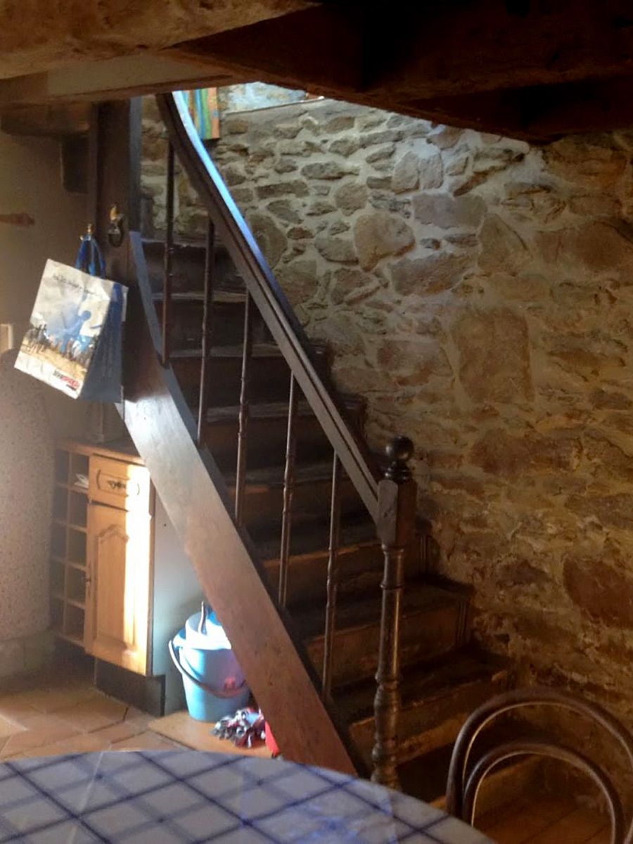 Modernisation et aménagement d'un ancien escalier : vue avant